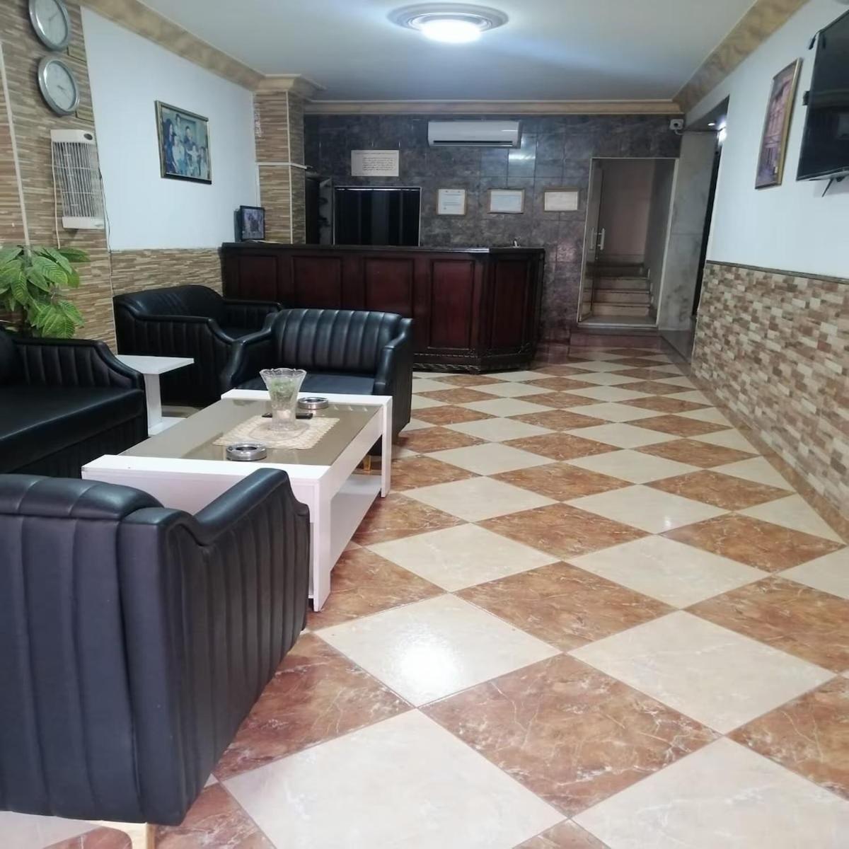 Al-Nujoom Hotel Suites Amman Exterior foto