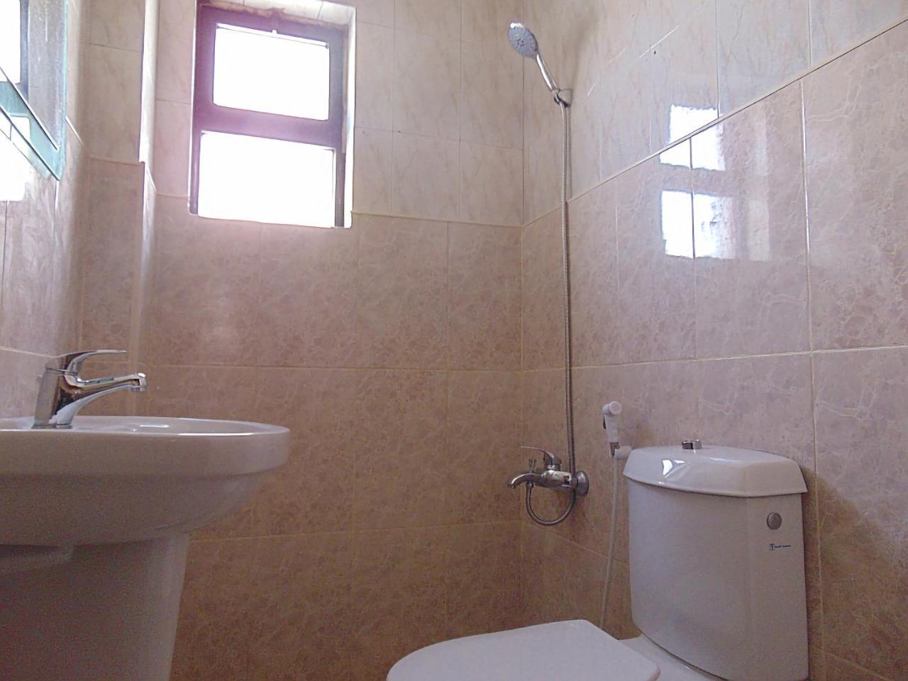 Al-Nujoom Hotel Suites Amman Exterior foto