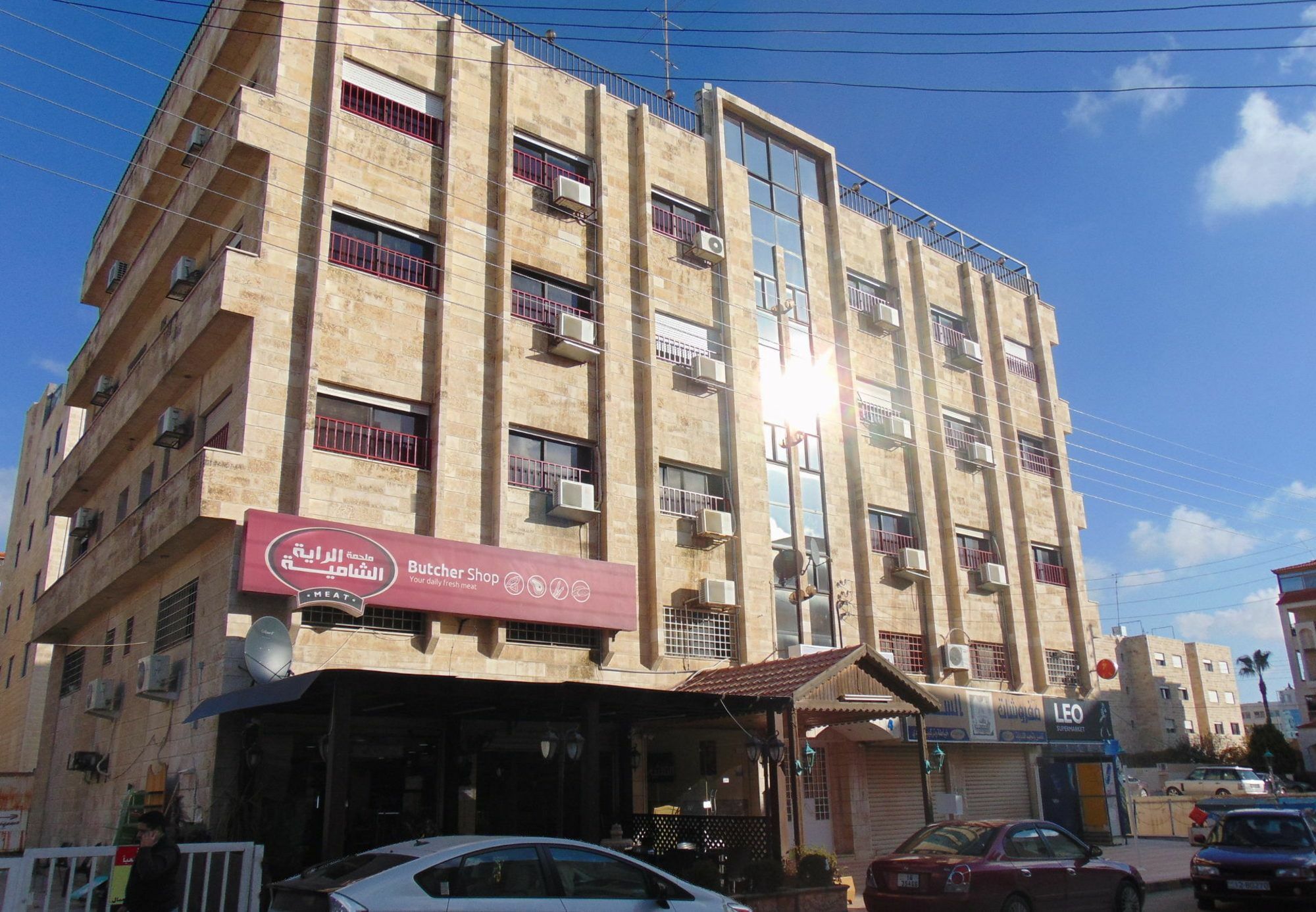 Al-Nujoom Hotel Suites Amman Exterior foto
